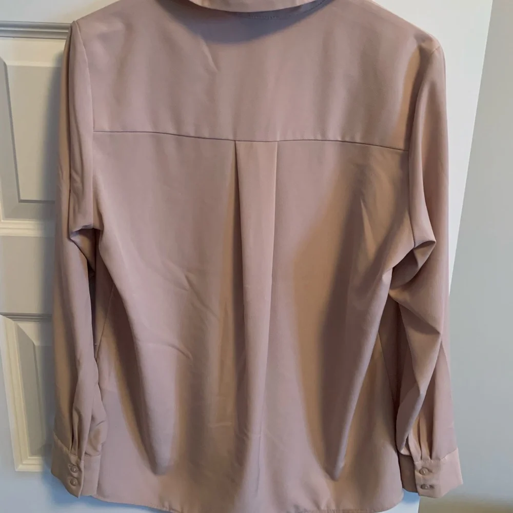 H&M Light Mauve Button-Up Blouse - Picture 3 of 3